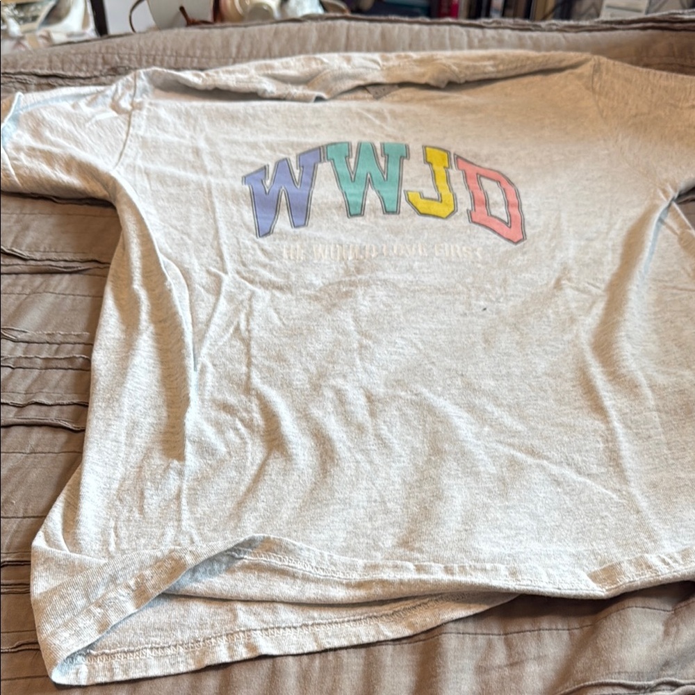 Gray and Blue Long Sleeve Tee with Retro Pastel Design